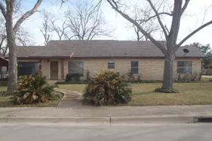 901 E Central Ave, Nixon, TX 78140 - Photo 2
