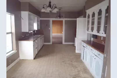 901 E Central Avenue, Nixon, TX 78140 - Photo 20