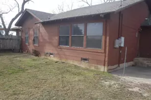 901 E Central Ave, Nixon, TX 78140 - Photo 10