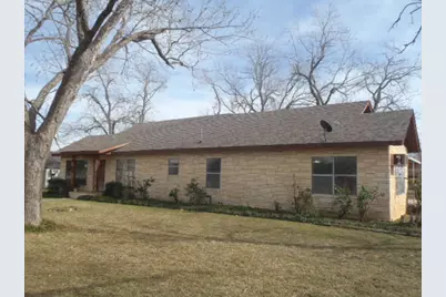 901 E Central Avenue, Nixon, TX 78140 - Photo 4