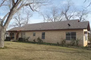 901 E Central Ave, Nixon, TX 78140 - Photo 4