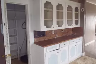 901 E Central Ave, Nixon, TX 78140 - Photo 18