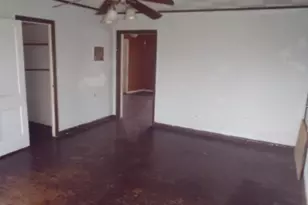 901 E Central Ave, Nixon, TX 78140 - Photo 24