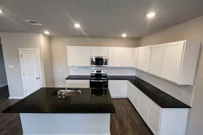 173 Sleep Hollow, Jarrell, TX 76537 - Photo 4