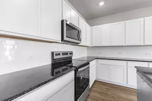 173 Sleep Holw, Jarrell, TX 76537 - Photo 12