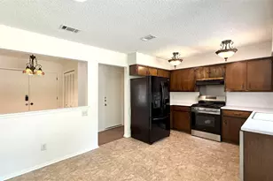 10105 Oak Hollow Dr, Austin, TX 78758 - Photo 8