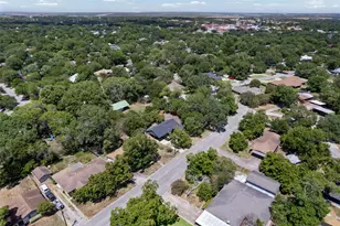 705 Campbell St, Lockhart, TX 78644 - Photo 22