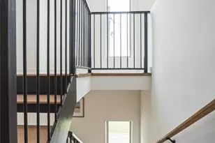 700 Denson Dr, Austin, TX 78752 - Photo 10