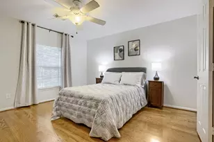 4147 E Northampton Pl, Houston, TX 77098 - Photo 30