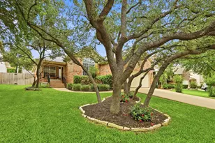 12909 Majestic Oaks Dr, Austin, TX 78732 - Photo 2
