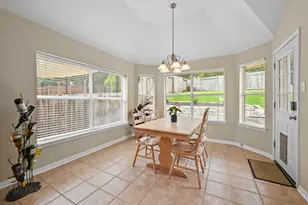 12909 Majestic Oaks Dr, Austin, TX 78732 - Photo 20