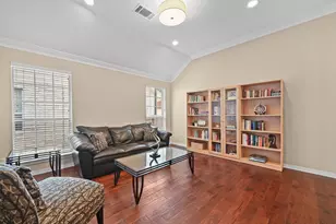 12909 Majestic Oaks Dr, Austin, TX 78732 - Photo 8