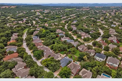 12909 Majestic Oaks Drive, Austin, TX 78732 - Photo 38