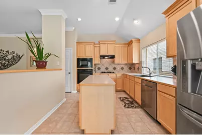 12909 Majestic Oaks Drive, Austin, TX 78732 - Photo 18
