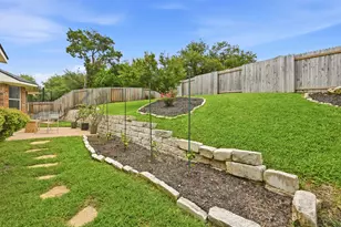 12909 Majestic Oaks Dr, Austin, TX 78732 - Photo 32