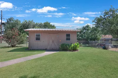 661 W South Street, Bertram, TX 78605 - Photo 36