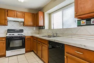 2211 Rick Whinery Dr, Austin, TX 78728 - Photo 8