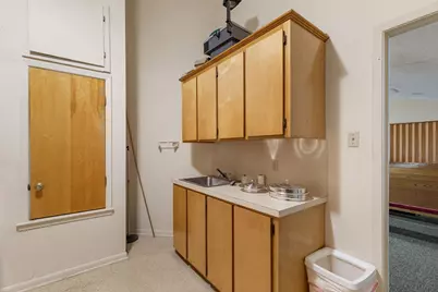 345 W Bell Avenue, Rockdale, TX 76567 - Photo 20