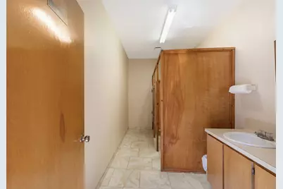 345 W Bell Avenue, Rockdale, TX 76567 - Photo 8