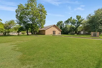 345 W Bell Avenue, Rockdale, TX 76567 - Photo 24