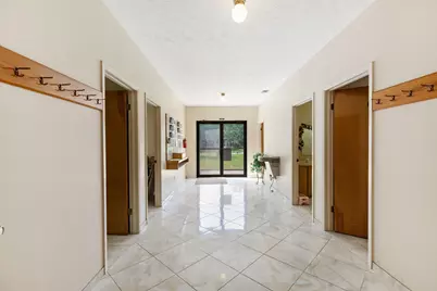 345 W Bell Avenue, Rockdale, TX 76567 - Photo 2