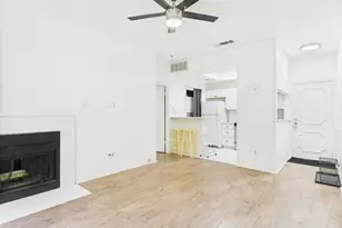 806 W 24th St, Austin, TX 78705 - Photo 2