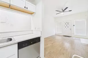 806 W 24th St, Austin, TX 78705 - Photo 6