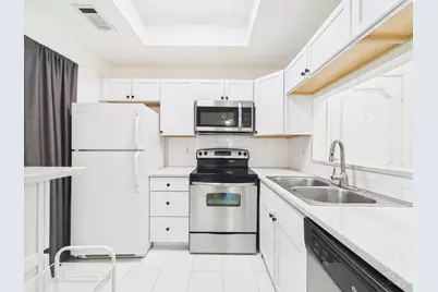 806 W 24th Street #114, Austin, TX 78705 - Photo 4