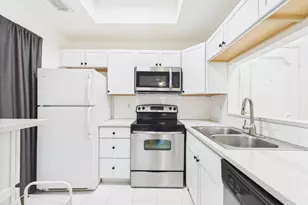 806 W 24th St, Austin, TX 78705 - Photo 4