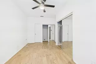 806 W 24th St, Austin, TX 78705 - Photo 16