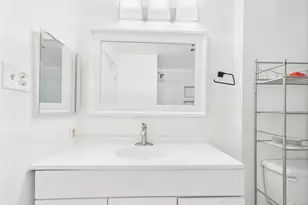 806 W 24th St, Austin, TX 78705 - Photo 8