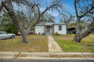 1701 Garfield St, Bastrop, TX 78602 - Photo 2