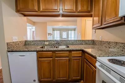 806 W 24th Street #320, Austin, TX 78705 - Photo 6