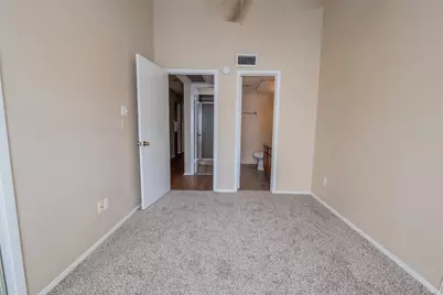 806 W 24th Street #320, Austin, TX 78705 - Photo 8
