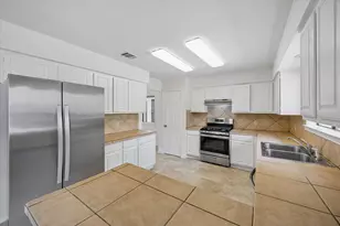 6700 Shiner St, Austin, TX 78729 - Photo 14