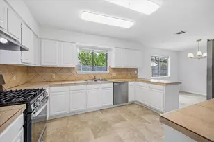 6700 Shiner St, Austin, TX 78729 - Photo 12