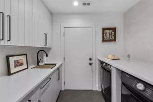 8300 Hathaway Dr, Austin, TX 78757 - Photo 30