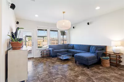 1001 McCormick Cove, Hutto, TX 78634 - Photo 10