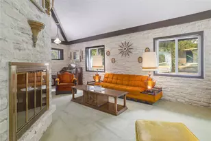 1818 Vance Cir, Austin, TX 78701 - Photo 8