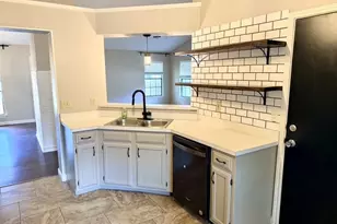 1920 White Oak Cir, Round Rock, TX 78681 - Photo 4