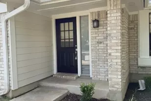 1920 White Oak Cir, Round Rock, TX 78681 - Photo 2
