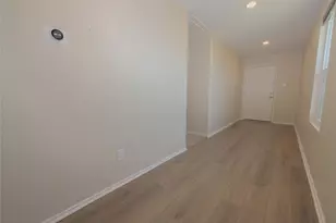 216 All American Wy, Jarrell, TX 76537 - Photo 4