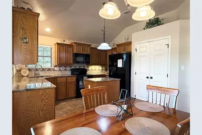 1502 Hamilton Street, Burnet, TX 78611 - Photo 10