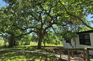 3041 Fm 671, Luling, TX 78648 - Photo 16