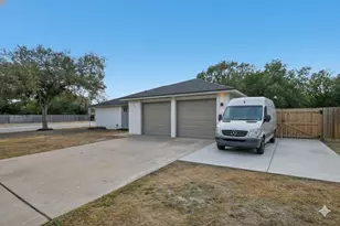 417 Oakridge Pass, Cedar Park, TX 78613 - Photo 4