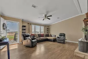 401 High Ridge Meadows Dr, Gonzales, TX 78629 - Photo 12