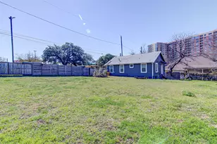 912 Catalpa St, Austin, TX 78702 - Photo 2