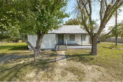 211 S 7th Street, Jarrell, TX 76537 - Photo 1