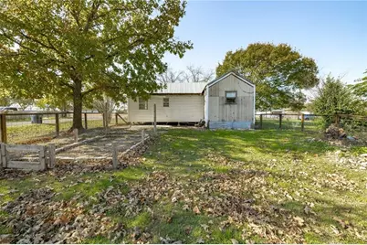 211 S 7th Street, Jarrell, TX 76537 - Photo 24