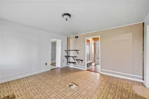 211 S 7th St, Jarrell, TX 76537 - Photo 14